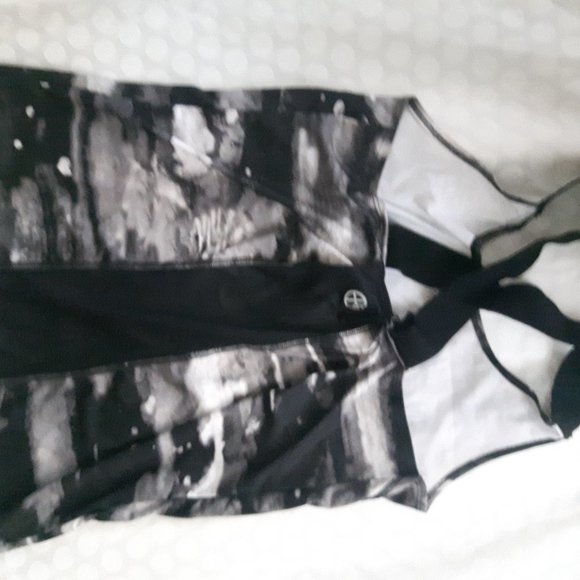 Almost New Yoga top and matching activeware bra - Picture 4 of 7